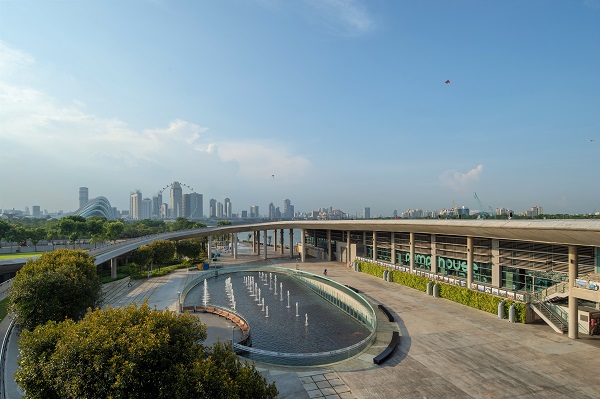 Marina-Barrage-Green-Features-Courtyard